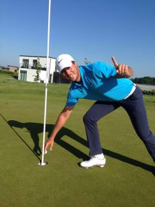 Tobias Rosendahl sendte bolden direkte i hul fra 119 meter på 13. hul ved Jyske Bank PGA Championship by Ejner Hessel. (foto: Mattias Bohlin)