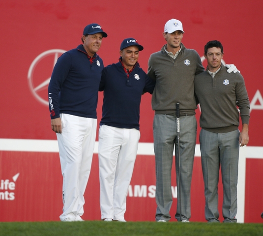 Phil Mickelson, Rickie Fowler, Thomas Pieters og Rory McIlroy under Ryder Cup 2016